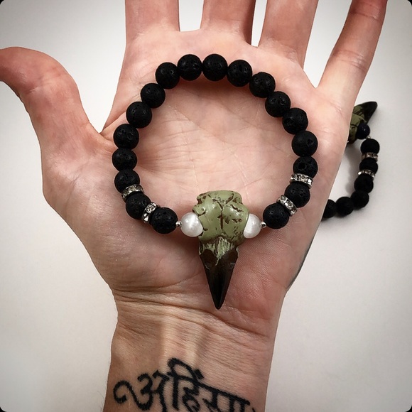 Crow Skull Bracelet - Picture 5 of 11
